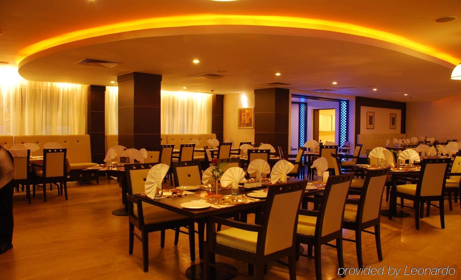 The Chevron Hotel Bangalore Ristorante foto